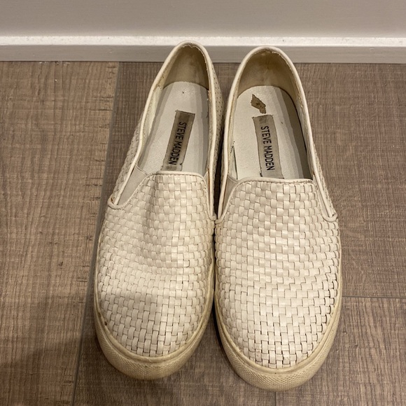 Steve Madden Shoes - Picture 2 of 3